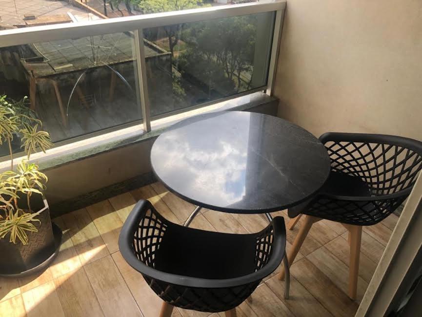 Apart-Hotel De Luxo Em Lourdes เบโลโอรีซอนชี ภายนอก รูปภาพ